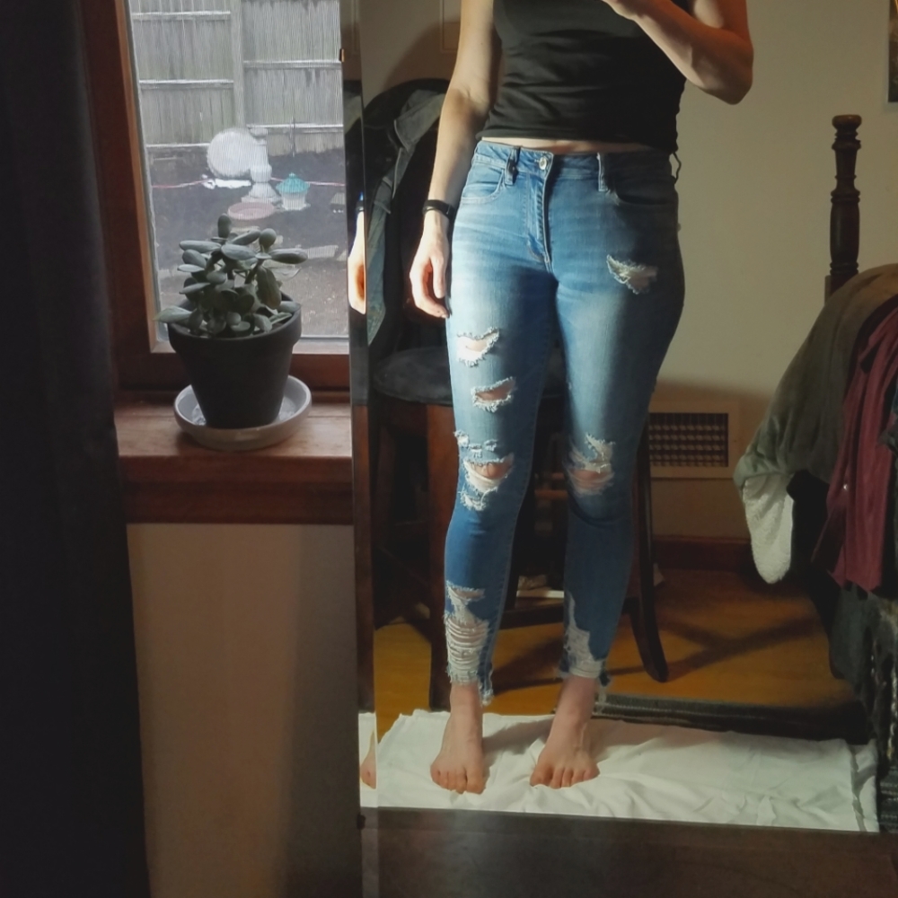 AEO stretchy distressed skinny jeans
